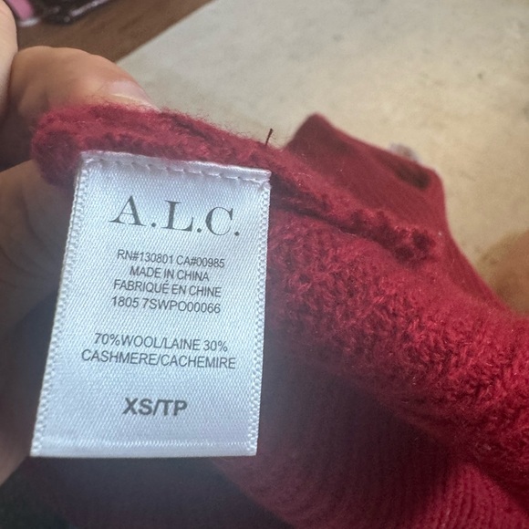ALC Wool Cashmere Blend Bell Sleeve Sweater in Cherry Red sz xs - Picture 3 of 5